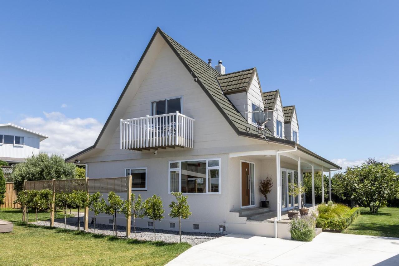 Live Large In The Village Havelock North Dış mekan fotoğraf